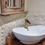 Comfortable Apartment, 2 Levels, Close To